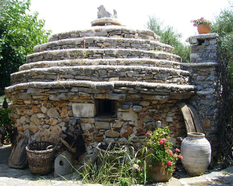 Foto: Koumos - Stavba m�stn�ho Gaud�ho