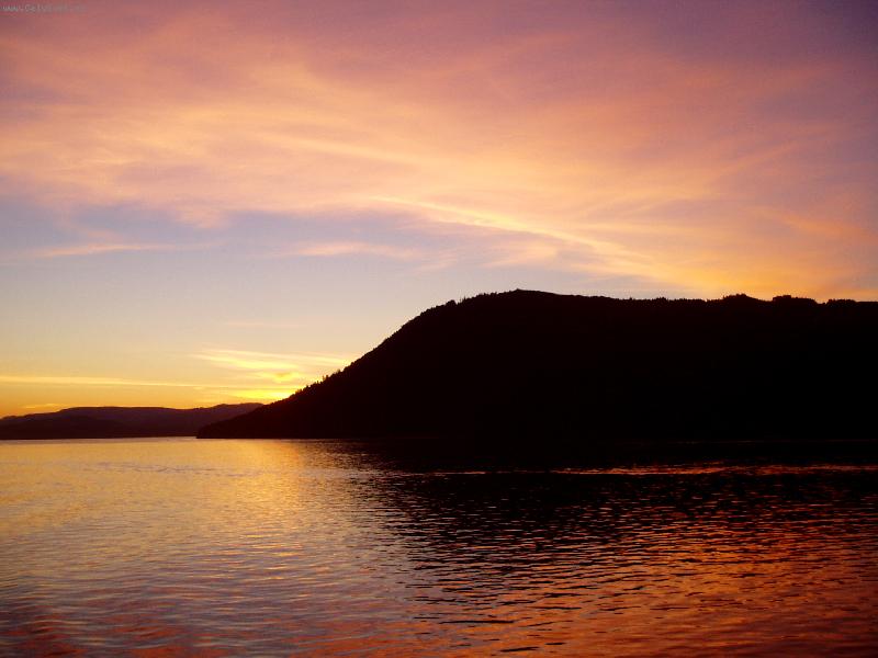 Foto: rud� z��