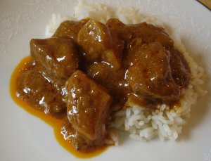 Recept online: Indick� ku�e: Kousky ku�ete nalo�en� v pikantn� marin�d�, grilovan� a pod�van� s r���